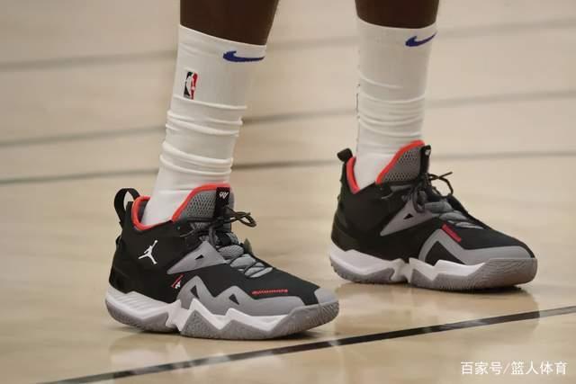 比肩姚明！FIBA生涯正赛场均19+11+3，他才是日本男篮崛起的秘诀